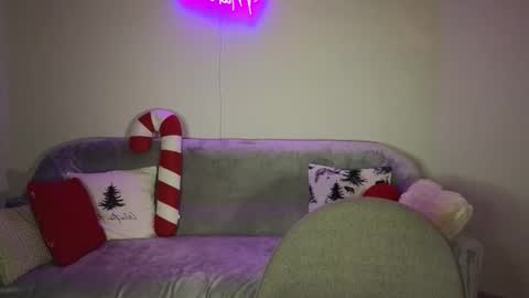 Snapshot of maroonaaa chatting on December 2025 10:25:01 PM Mary online show from December 2025 10:25:01 PM