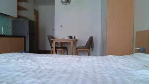 Mary online show from April 2026 01:01:02 AM