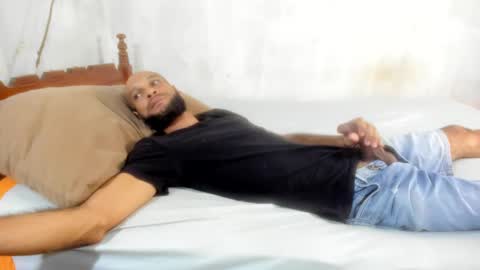 Snapshot of marqtycus chatting on January 2025 02:48:01 AM MAX online show from January 2025 02:48:01 AM