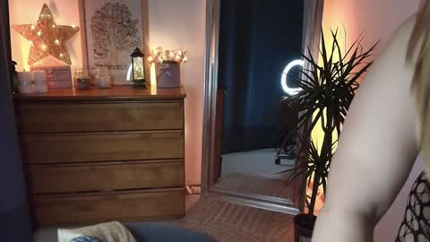 Snapshot of marrygrayes chatting on January 2025 09:42:02 PM Maria online broadcast from Tuesday to Suturday from 6 pm to 12 pm Germany time Sunday-Monday offline online show from January 2025 09:42:02 PM