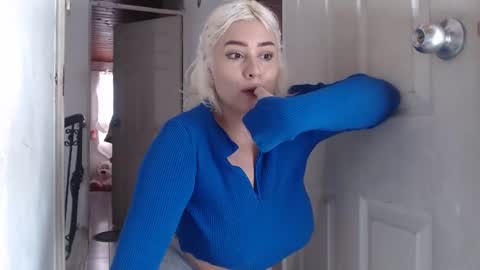 Snapshot of marshmellouw chatting on January 2025 07:48:02 PM Marshmellouw online show from January 2025 07:48:02 PM