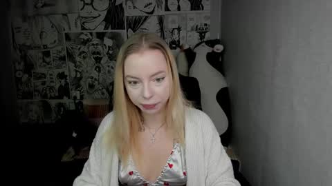 Snapshot of martha_cameron chatting on December 2024 08:42:01 PM Martha Cameron online show from December 2024 08:42:01 PM