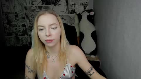 Snapshot of martha_cameron chatting on December 2024 02:53:01 AM Martha Cameron online show from December 2024 02:53:01 AM