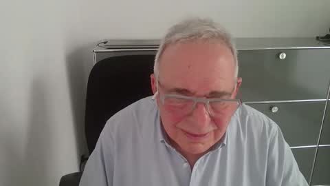 Snapshot of martin_1947 chatting on May 2026 05:31:02 PM martin_1947 online show from May 2026 05:31:02 PM