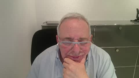 Snapshot of martin_1947 chatting on June 2026 09:05:02 PM martin_1947 online show from June 2026 09:05:02 PM