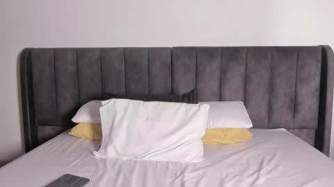 Laura online show from February 2025 08:36:02 PM