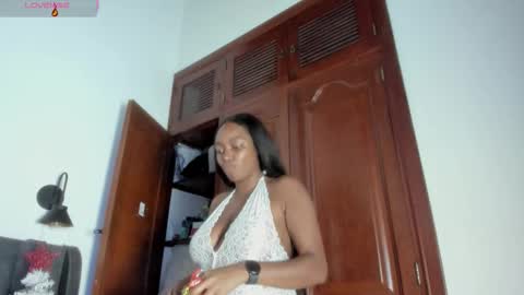 Laura online show from December 2025 12:30:01 AM