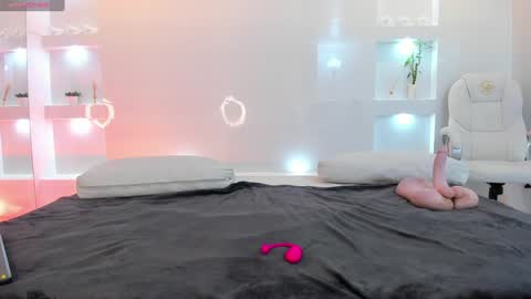 Martina  online show from December 2024 02:12:01 PM