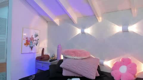 Snapshot of martina_miiller chatting on June 2026 12:33:02 PM martina mIIler online show from June 2026 12:33:02 PM