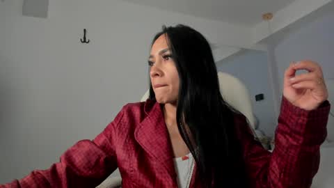 martinaa_roberts online show from July 2026 12:00:02 PM