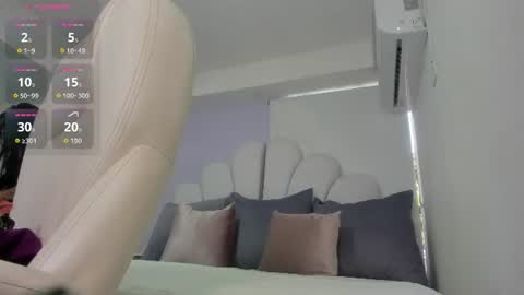 martinaa_roberts online show from July 2026 12:19:02 PM