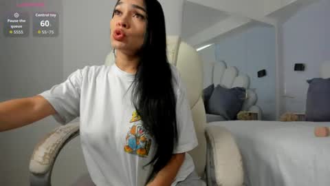 martinaa_roberts online show from July 2026 12:48:02 PM