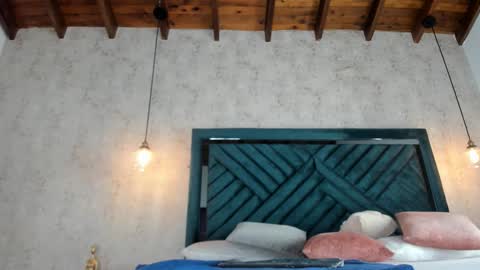 Martina online show from September 2025 07:36:01 PM