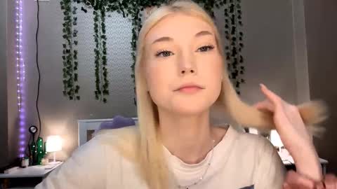 Snapshot of marvawillinghurst chatting on January 2026 05:28:02 PM Lisa online show from January 2026 05:28:02 PM