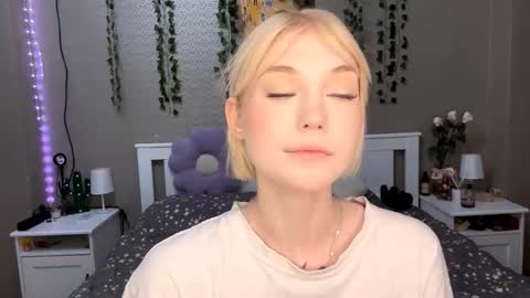 Snapshot of marvawillinghurst chatting on February 2026 02:33:01 PM Lisa online show from February 2026 02:33:01 PM