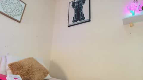 mary_cute9 online show from July 2026 12:33:01 PM