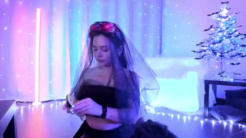 Julia online show from November 2025 10:15:02 PM