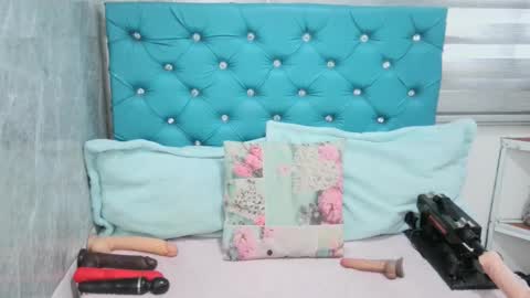 Snapshot of mary_mood_ chatting on February 2025 02:05:01 PM Mary Moon online show from February 2025 02:05:01 PM