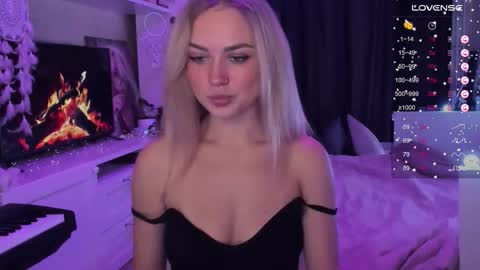 Mary online show from November 2025 08:08:02 PM