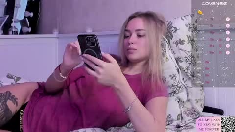 Snapshot of mary_romance chatting on April 2026 09:19:02 AM Mary online show from April 2026 09:19:02 AM
