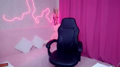 Snapshot of maryam_xs chatting on November 2025 01:05:02 AM maryam online show from November 2025 01:05:02 AM