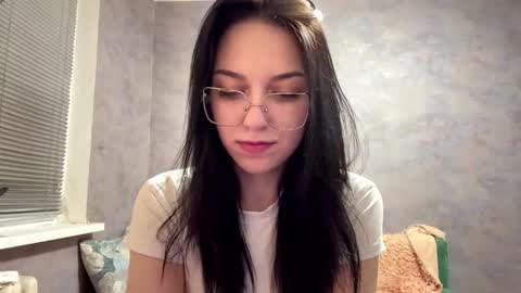 Stephie online show from December 2025 09:30:01 PM