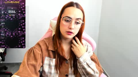 Dulce Maria online show from February 2025 04:47:01 PM