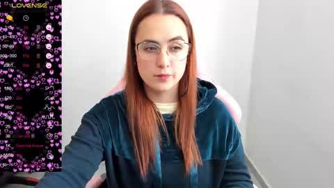 Dulce Maria online show from February 2025 07:03:02 PM