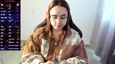 Dulce Maria online show from October 2025 07:25:02 PM