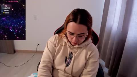 Dulce Maria online show from November 2025 07:36:02 PM