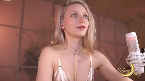 Snapshot of marylunamay chatting on July 2026 05:16:02 AM Mary online show from July 2026 05:16:02 AM