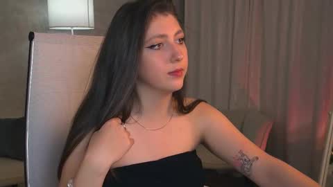 Snapshot of marymillerr chatting on September 2025 09:33:01 AM Mary Miller online show from September 2025 09:33:01 AM