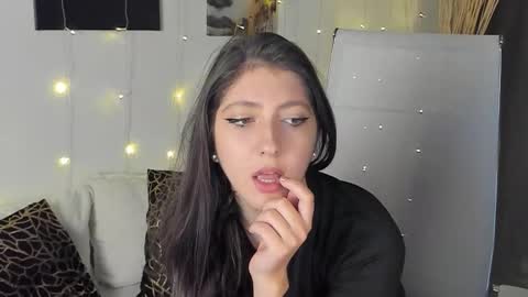 Snapshot of marymillerr chatting on September 2025 08:49:01 AM Mary Miller online show from September 2025 08:49:01 AM