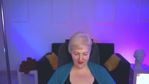 Snapshot of marymogan chatting on September 2025 06:13:02 AM marymogan online show from September 2025 06:13:02 AM