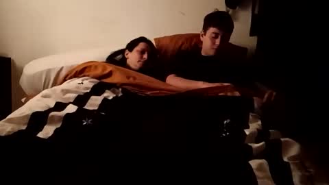 Mary y joni online show from April 2026 02:37:02 AM