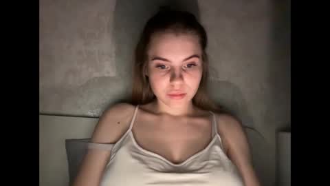 Snapshot of maryyourr chatting on December 2025 10:28:02 PM MaryYourr online show from December 2025 10:28:02 PM