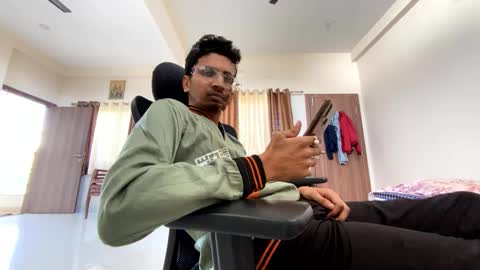 Mask Boy online show from December 2024 08:23:02 AM