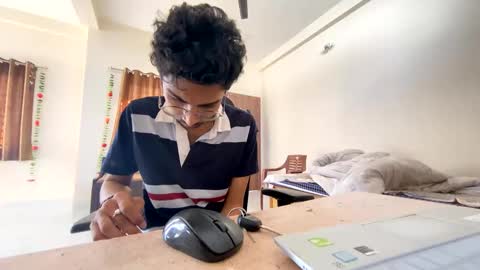 Mask Boy online show from February 2025 04:04:01 AM