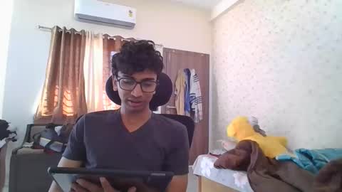 Mask Boy online show from January 2026 04:39:02 AM