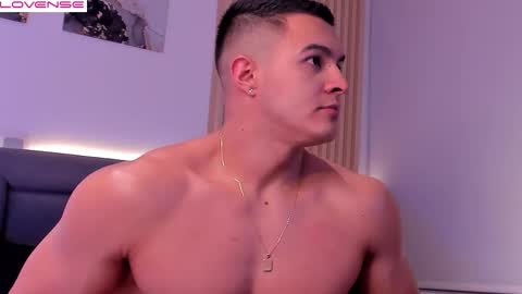 Mason Bennet online show from November 2025 10:24:01 PM