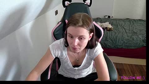 Queeny Kathy  Online at 2030 MEZ Sunday  Wednesday online show from December 2024 07:43:02 PM