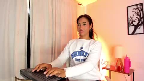 massielhot online show from July 2026 06:45:01 PM