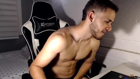 Snapshot of massimo_jiovano chatting on December 2024 02:49:02 AM massimo online show from December 2024 02:49:02 AM