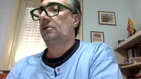 Snapshot of massimoxsempre chatting on December 2024 12:03:01 PM massimoxsempre online show from December 2024 12:03:01 PM