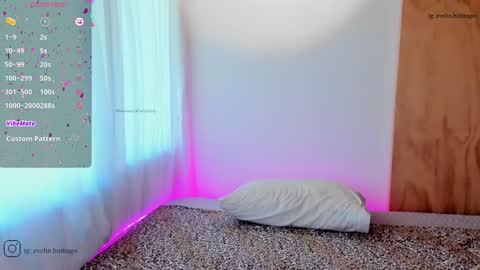 Eve   Independent model online show from December 2024 04:31:01 PM