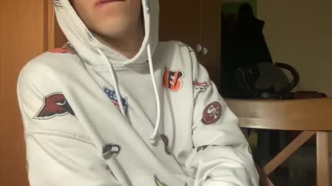 massiverob99 online show from April 2026 04:21:01 PM