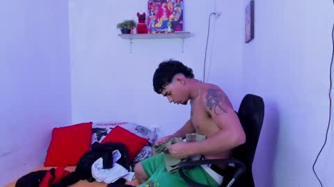 master_boy28 online show from February 2025 01:43:02 AM