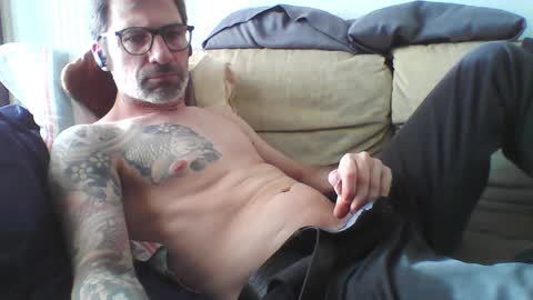 Snapshot of masterp17 chatting on January 2025 02:52:01 PM Master P online show from January 2025 02:52:01 PM