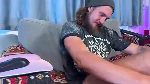 Snapshot of masterr_and_kittyy chatting on February 2025 08:11:02 AM online show from February 2025 08:11:02 AM