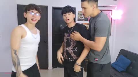 Team Cris Darwin- Fernando- Stiven- David online show from May 2026 11:26:02 AM